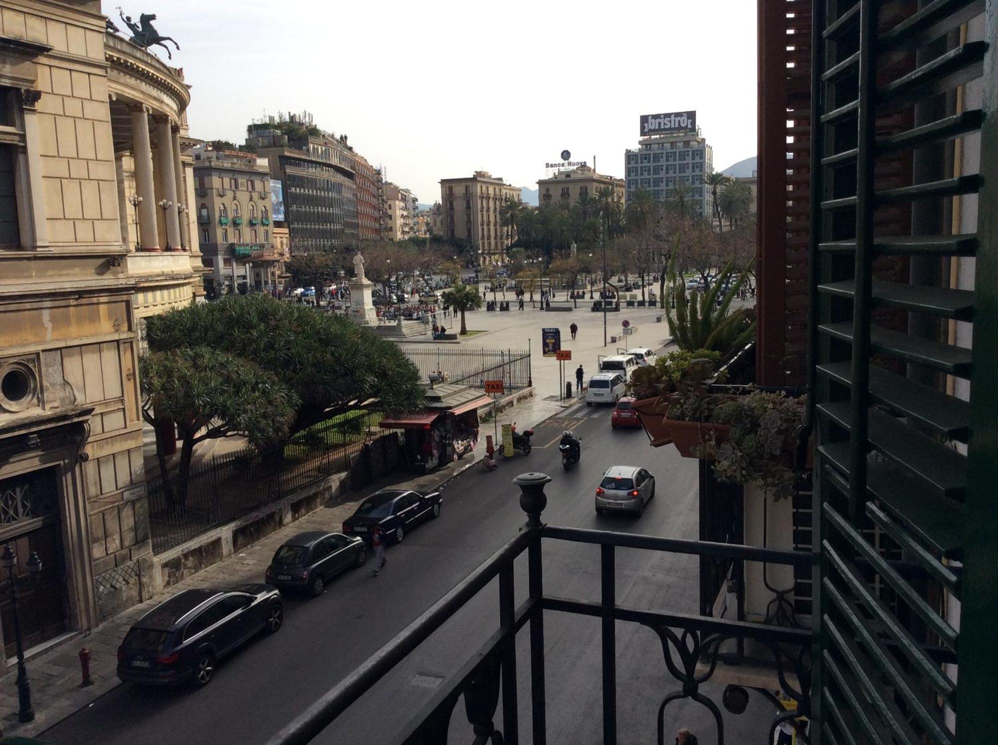 Piazza Politeama Apartman Palermo Szoba fotó